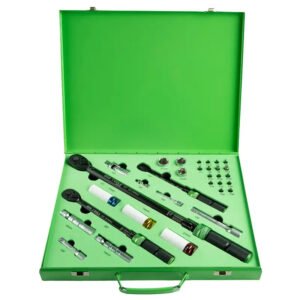 DSD TOOLS 32PC TORQUE WRENCH SET WITH DRIVE BITS, SPARK PLUG, SOCKETS DS1831
